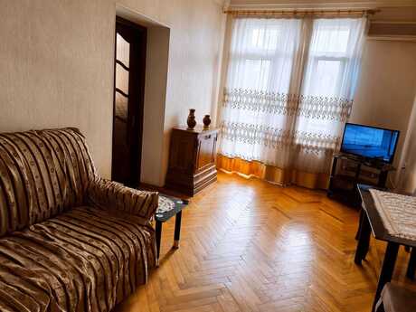 2 otaqlı köhnə tikili - 28 May m. - 60 m²