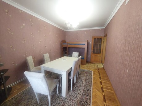 4 otaqlı köhnə tikili - 8-ci kilometr q. - 100 m²