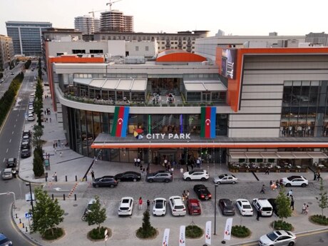 Obyekt - Ağ şəhər q. - 325 m²