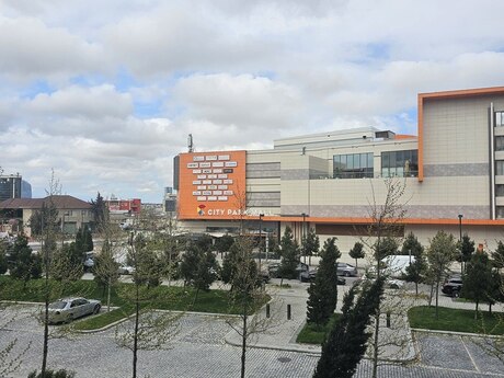 Obyekt - Ağ şəhər q. - 325 m²
