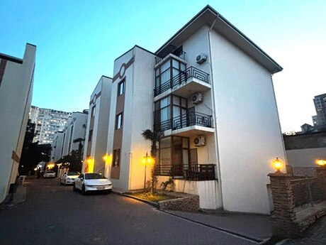 Объявление №6069129 - Баку, м. Иншаатчылар, 7-комн., 350 м², 3/4 этаж