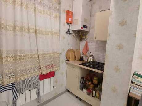 2 otaqlı köhnə tikili - İnşaatçılar m. - 40 m²