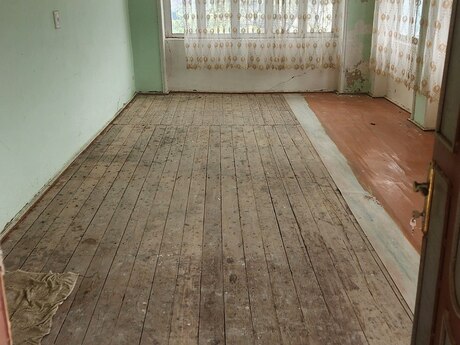 6 otaqlı həyət evi/bağ evi - Şabran - 300 m²