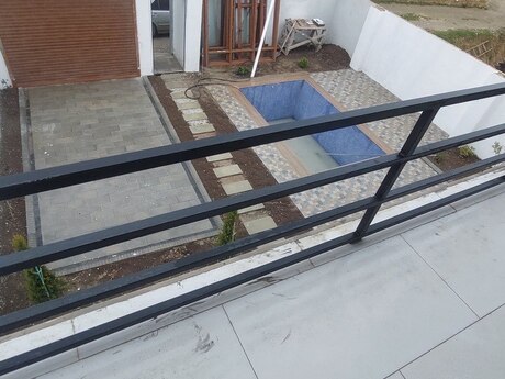 4 otaqlı həyət evi/bağ evi - Saray q. - 160 m²