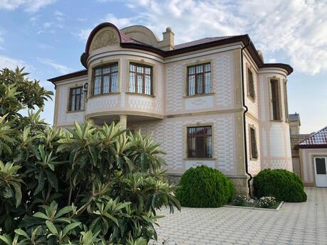 7 otaqlı həyət evi/bağ evi - Görədil q. - 286 m²