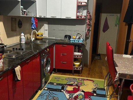3 otaqlı köhnə tikili - Elmlər Akademiyası m. - 80 m²