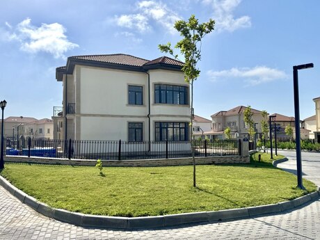 8 otaqlı həyət evi/bağ evi - Sea Breeze q. - 390 m²