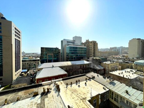 4 otaqlı yeni tikili - Sahil m. - 186 m²