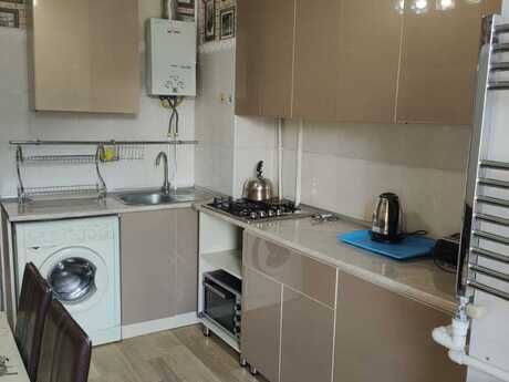 2 otaqlı köhnə tikili - Şah İsmayıl Xətai m. - 60 m²