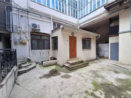 4 otaqlı köhnə tikili - İçəri Şəhər m. - 80 m²