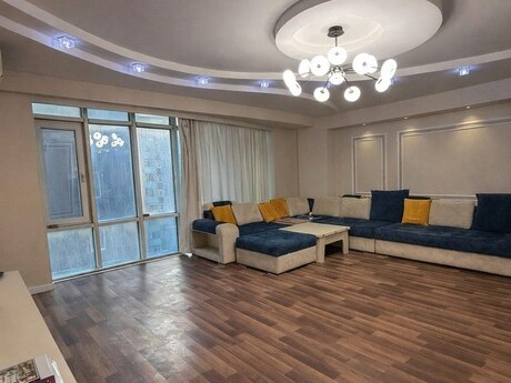 3 otaqlı köhnə tikili - Bakıxanov q. - 115 m²