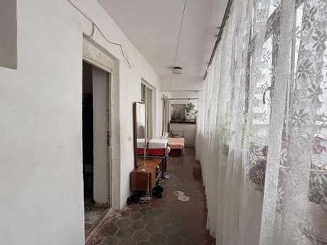 4 otaqlı köhnə tikili - İnşaatçılar m. - 110 m²