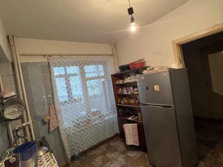 4 otaqlı köhnə tikili - İnşaatçılar m. - 110 m²