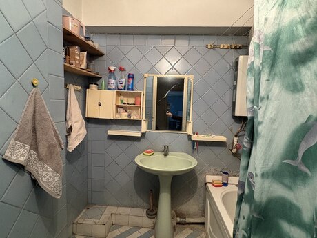 4 otaqlı köhnə tikili - İnşaatçılar m. - 110 m²