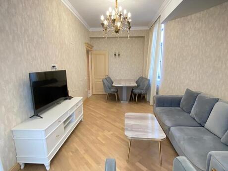 Elan №6069516 - Bakı, Gənclik m., 2 otaqlı, 90 m², 8/18 mərtəbə