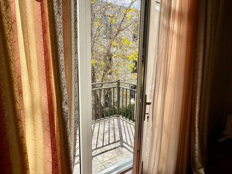 2 otaqlı köhnə tikili - 28 May m. - 70 m²