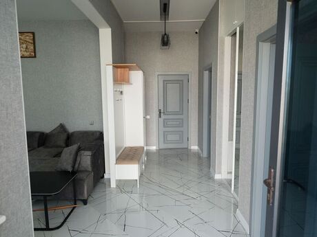 4 otaqlı həyət evi/bağ evi - Mərdəkan q. - 220 m²