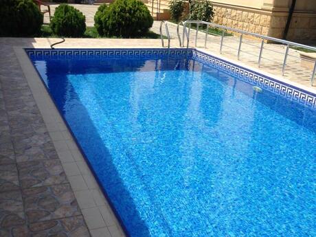 5 otaqlı həyət evi/bağ evi - Novxanı q. - 250 m²