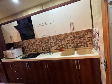 2 otaqlı köhnə tikili - 28 May m. - 65 m²