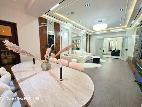 3 otaqlı yeni tikili - 28 May m. - 160 m²