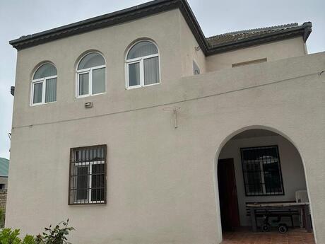 9 otaqlı həyət evi/bağ evi - Binə q. - 240 m²