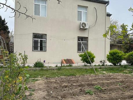 9 otaqlı həyət evi/bağ evi - Binə q. - 240 m²