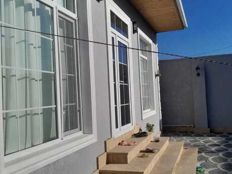 4 otaqlı həyət evi/bağ evi - Saray q. - 72 m²