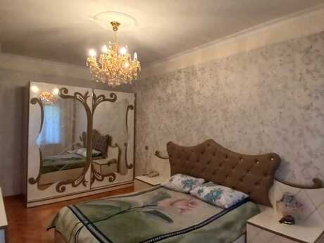 4 otaqlı köhnə tikili - Azadlıq Prospekti m. - 110 m²