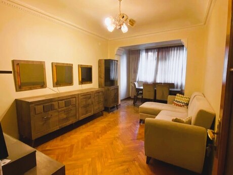 3 otaqlı köhnə tikili - Nizami m. - 80 m²