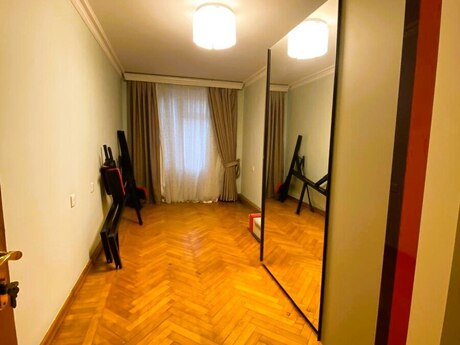 3 otaqlı köhnə tikili - Nizami m. - 80 m²