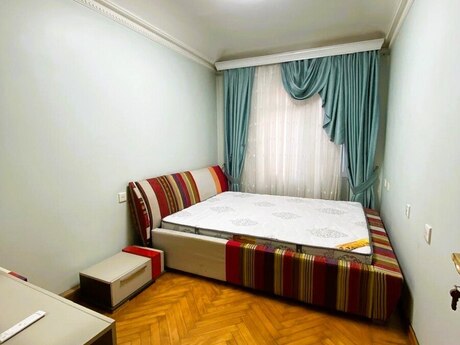 3 otaqlı köhnə tikili - Nizami m. - 80 m²
