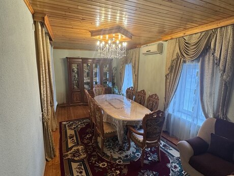 4 otaqlı həyət evi/bağ evi - Şüvəlan q. - 120 m²