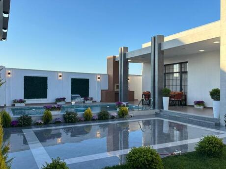 4 otaqlı həyət evi/bağ evi - Şüvəlan q. - 190 m²