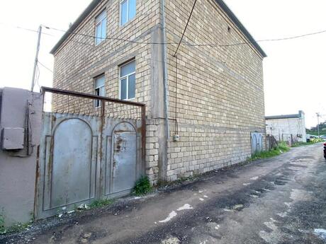 7 otaqlı həyət evi/bağ evi - Sulutəpə q. - 488 m²