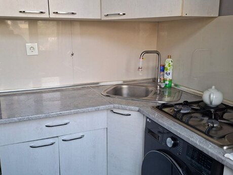 2 otaqlı köhnə tikili - Yeni Günəşli q. - 56 m²