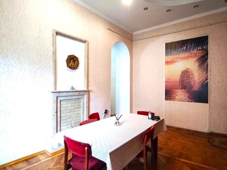4 otaqlı köhnə tikili - Sahil m. - 120 m²