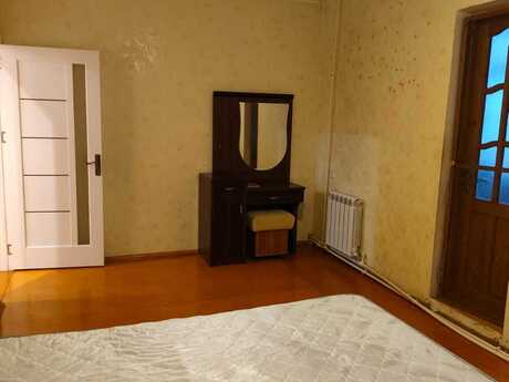 3 otaqlı köhnə tikili - Həzi Aslanov m. - 70 m²