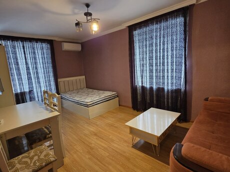1 otaqlı köhnə tikili - 8-ci mikrorayon q. - 42 m²