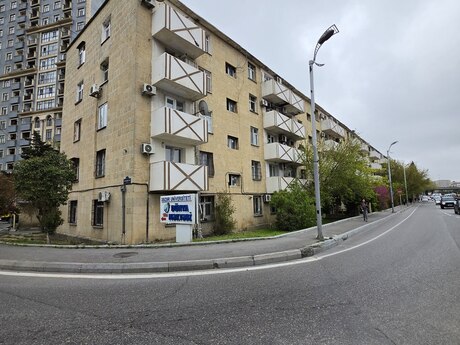 1 otaqlı köhnə tikili - 8-ci mikrorayon q. - 42 m²