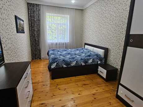 4 otaqlı həyət evi/bağ evi - Mərdəkan q. - 160 m²