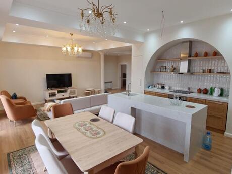 Объявление №6069993 - Баку, пос. Аг шехер, 3-комн., 145 м², 4/7 этаж