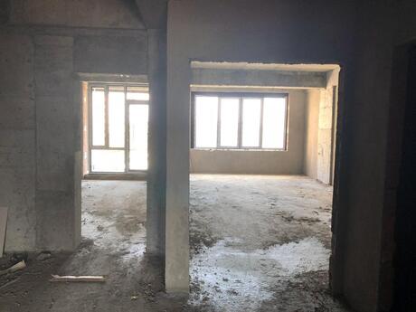 4 otaqlı yeni tikili - 28 May m. - 195 m²