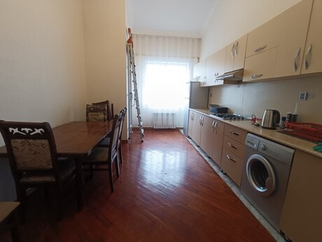3 otaqlı yeni tikili - İnşaatçılar m. - 120 m²