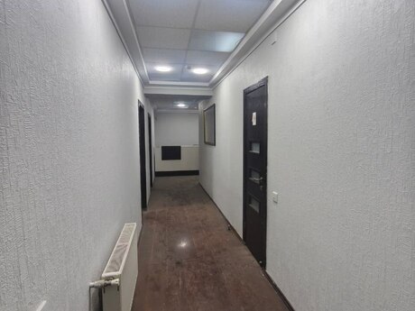 5 otaqlı ofis - İnşaatçılar m. - 280 m²
