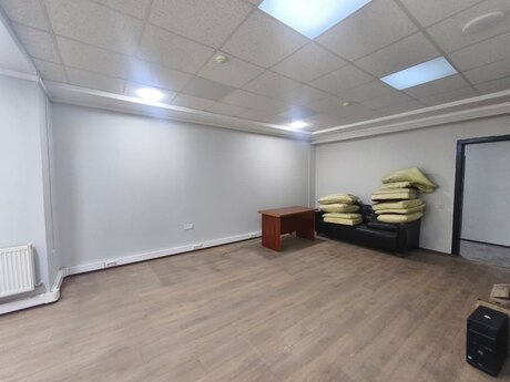 5 otaqlı ofis - İnşaatçılar m. - 280 m²