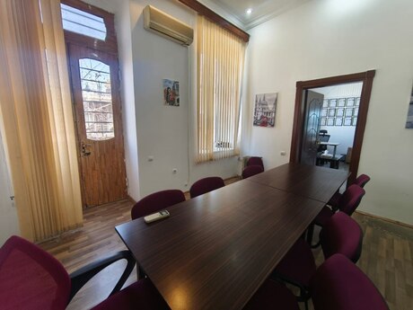 3 otaqlı ofis - İçəri Şəhər m. - 100 m²