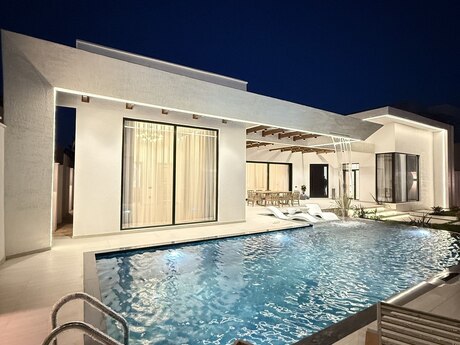 5 otaqlı həyət evi/bağ evi - Mərdəkan q. - 220 m²