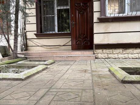 2 otaqlı köhnə tikili - İnşaatçılar m. - 40 m²