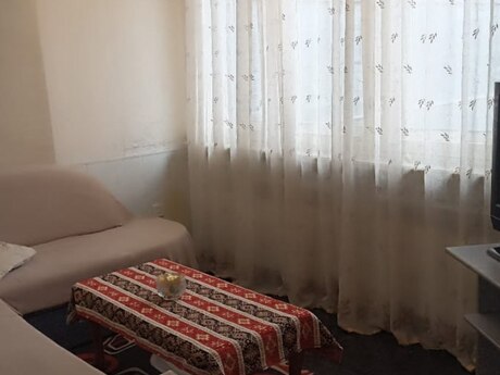 2 otaqlı köhnə tikili - 28 May m. - 45 m²