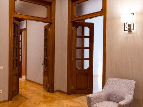 Объявление №6070338 - Баку, м. Ичеришехер, 4-комн., 291 м², 4/4 этаж